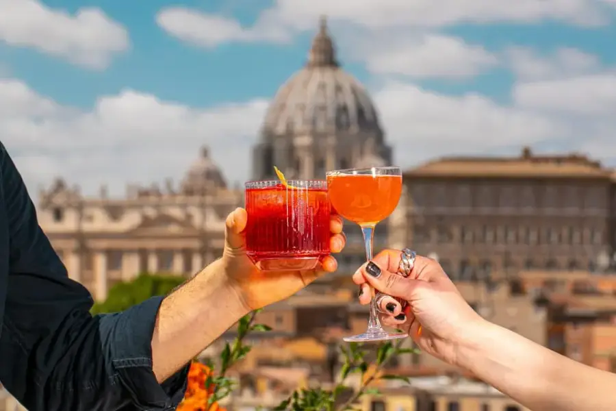 Rome Piazzas and Fountains Sunset Tour with Aperitivo